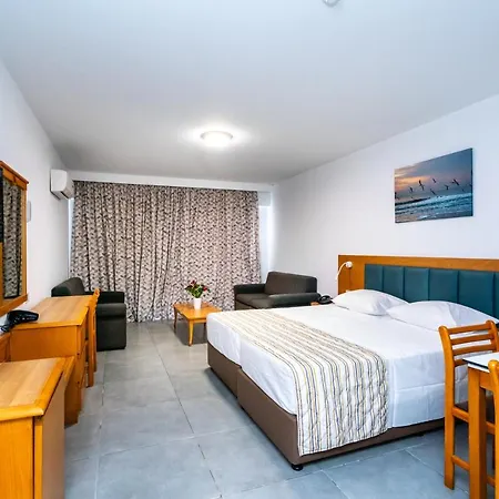 Ξενοδοχείο Helios Bay And 3*