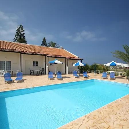 Helios Bay And 酒店 Klorakas