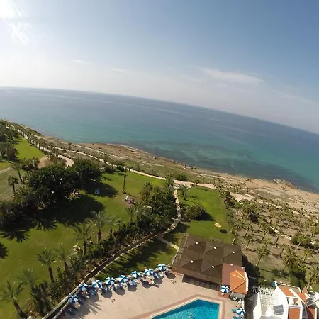 Helios Bay And 酒店