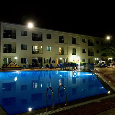 Helios Bay And 酒店 3*